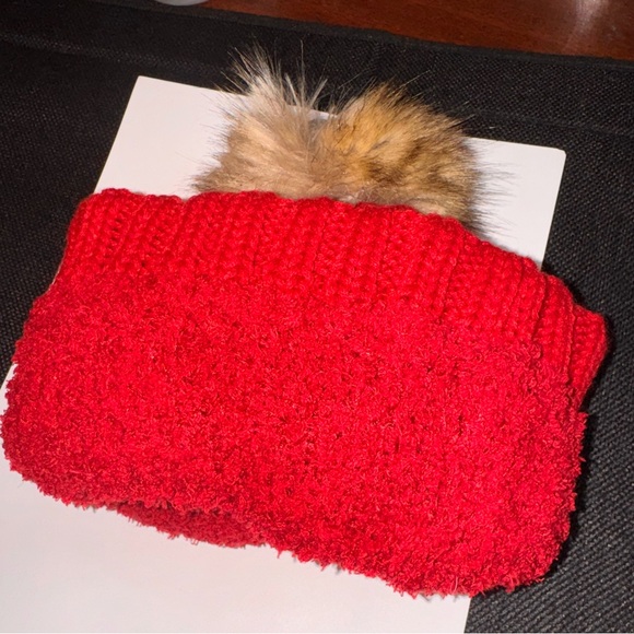 C.C Red Cable Knit Pom Beanie Hat With Faux Fur Pom One Size - Picture 7 of 9